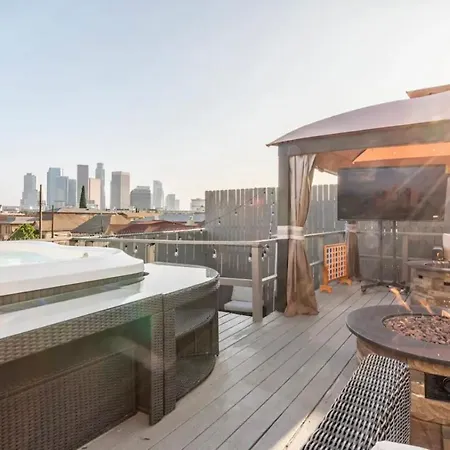 Gorgeous Dtla W/ View + Hot Tub! Villa